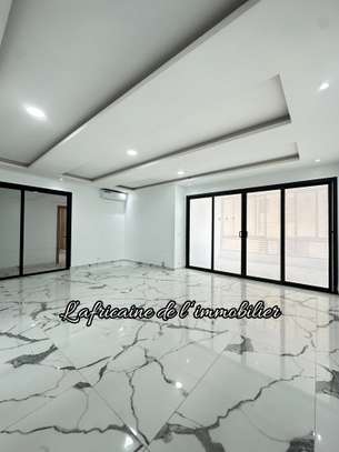 Appartement F4 à louer à la Cité Biagui image 4