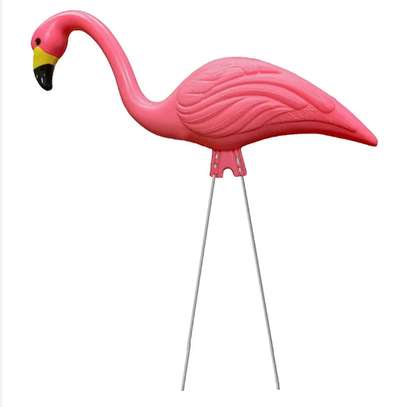 Flamingo en plastique pour jardin image 1