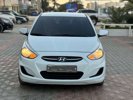 Hyundai accent image 1