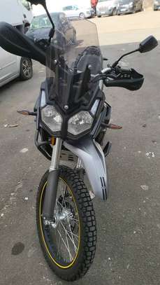 VENANT MAGNIFIQUE  VOGE 300 tout terrain image 2