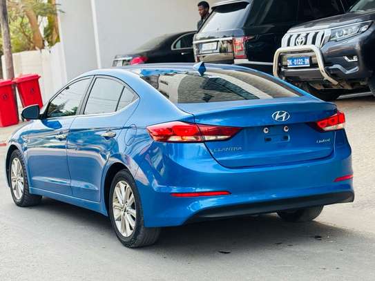 Hyundai elantra 2017 image 4
