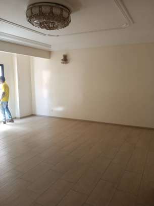 BEL APPARTEMENT DE TYPE F4 A LA CITE KEUR GORGUI image 3