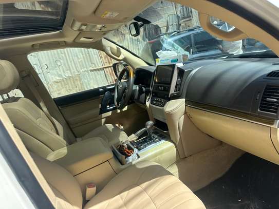 Toyota Land Cruiser 2017 image 9