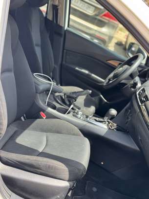 Mazda 3 image 8