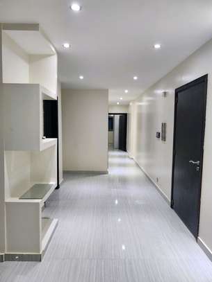 Appartement  standing f3 dont 3 pièces à keur Gorgui image 6