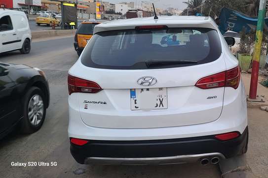 Hyundai Santa Fe 4x4 blanc SUV spacieux image 15