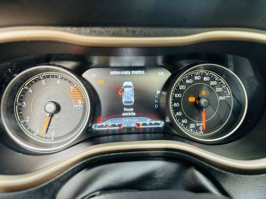 Jeep Cherokee 2016 full options image 4