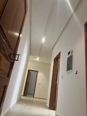 Appartement f4 à louer à la cité djily mbaye (immeuble neuf) image 2