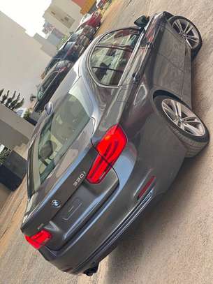 BMW 330XI 2017 image 3