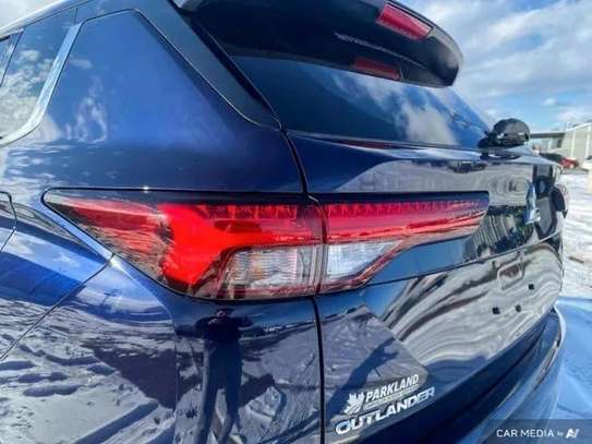 Mitsubishi outlander 2022 image 8