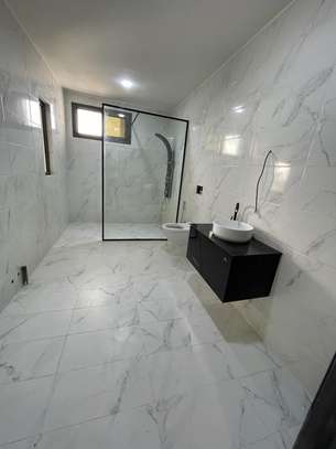 TRIPLEX A LOUER A SACRE COEUR image 11