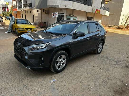 RAV 4 image 1