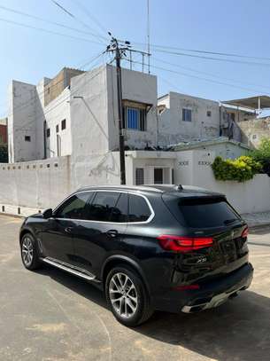 BMW X5 SUV noir automatique spacieux et puissant image 9