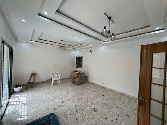 BEL APPARTEMENT F4 À SACRÉ CŒUR 3 VDN image 3