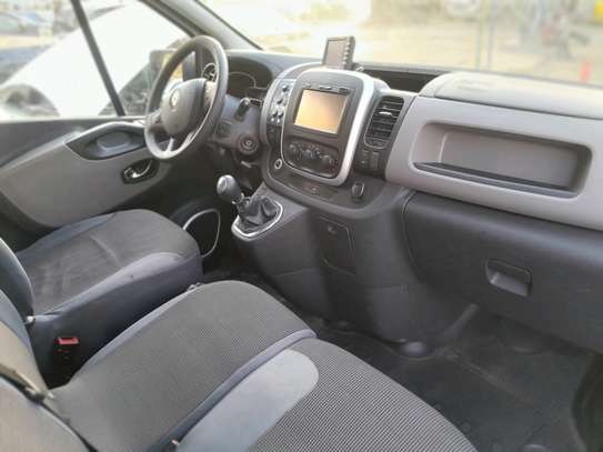 Renault trafic 2016 image 12