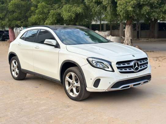 MERCEDES GLA 220, 2017 image 1