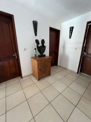 DEUX VILLAS PIEDS DANS L'EAU A SALY image 5