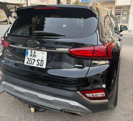 Hyundai  Santafe 5place Automatique  Année  2019 image 9