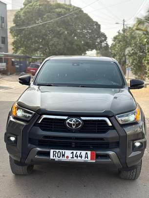 TOYOTA HILUX 2022 image 2