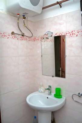 Chambre meublée à louer ( Résidence Douce) image 10