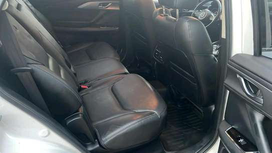 Mazda CX-5 SUV blanc spacieux et performant image 1