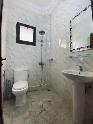 Bel appartement aux Almadies (zone de recasement) image 8