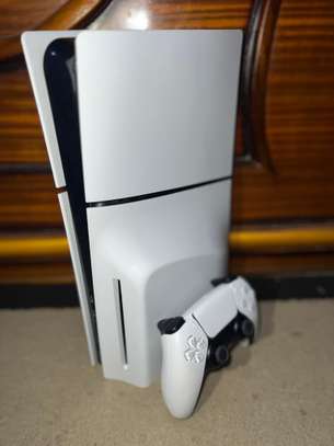 PS5 Slim image 1