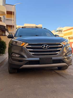 HYUNDAI TUCSON image 7