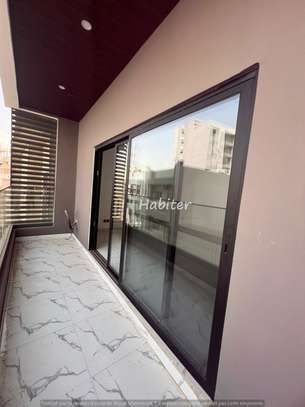 Immeuble R+8 tout neuf à louer à la cité Keur Gorgui, image 5