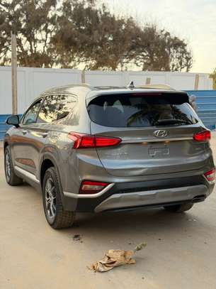 Hyundai Santafé image 5