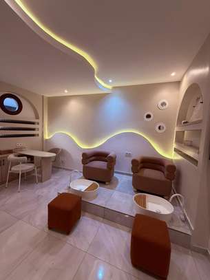 Chambres supérieures de luxe chez KADISS HOTEL, Sicap Foire image 6