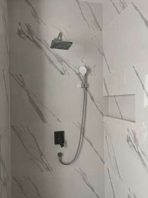 Appartement à louer au POINT E 173m2 image 2