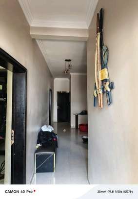 Mermoz deux chambres salon à louer image 13