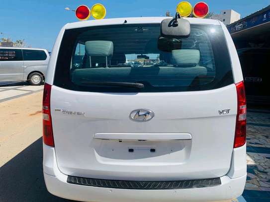 Hyundai starex  12 place 2017 image 10