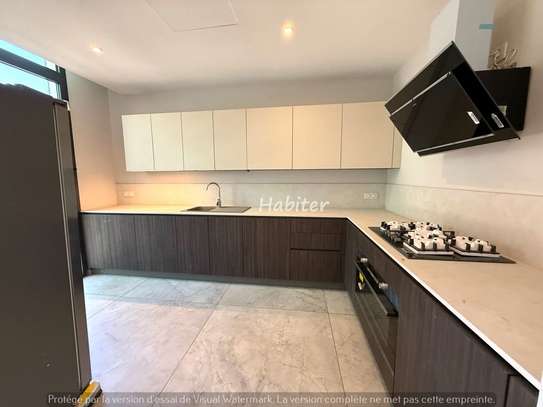 Duplex de 400m2 à louer à Fann Résidence image 5