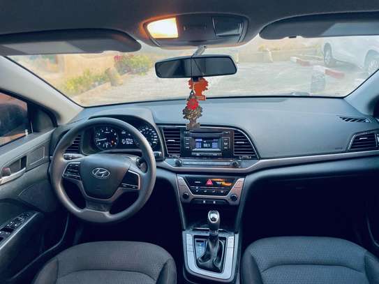 2017 Hyundai Elantra SE From Canada image 3