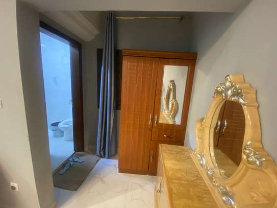 Chambre sdb avec spot lumineux meublee image 12