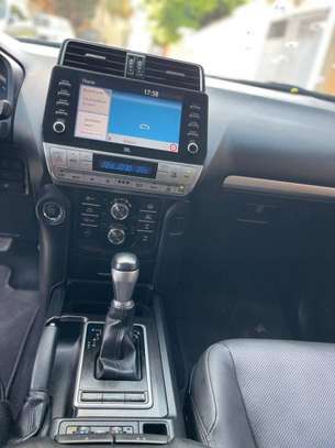 Toyota Prado 2023 image 9