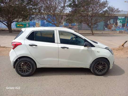 Hyundai i 10 2017 manuel essence image 6