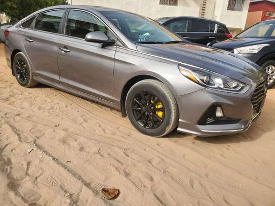 Location Hyundai Sonata 2018 Full option image 2