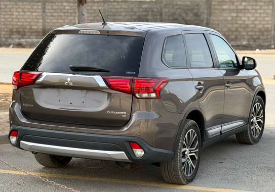 Mitsubishi Outlander 2016 - 7 Places image 14