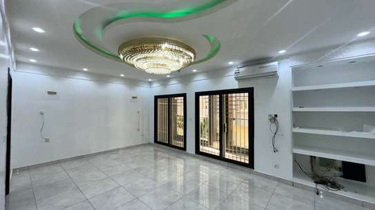 Belle villa R+3 aux Mamelles Cité Touba Renaissance image 11