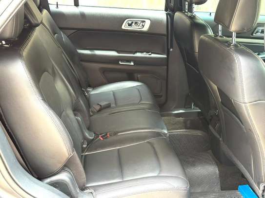 Ford Explorer Full option 7 places image 9