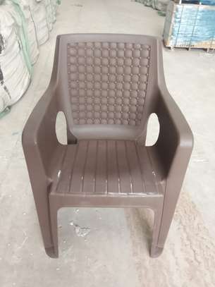 Chaise plastique  robuste image 2