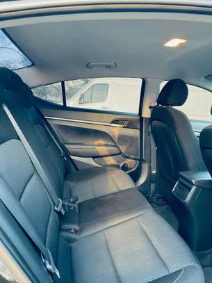 2017 Hyundai Elantra SE From Canada image 7