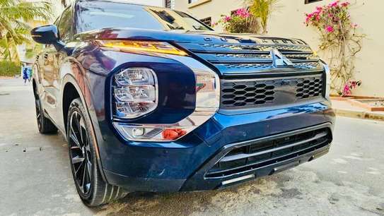 Mitsubishi Outlander image 7