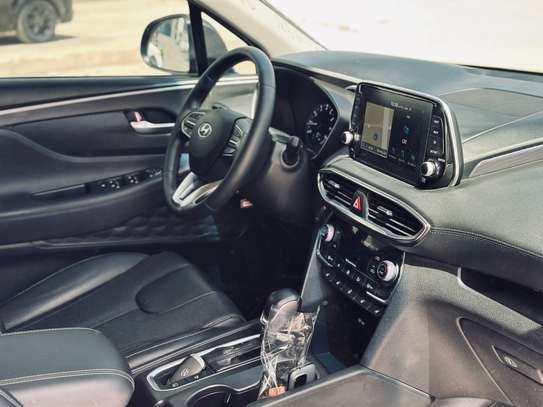 Hyundai Santafe 2019 image 8