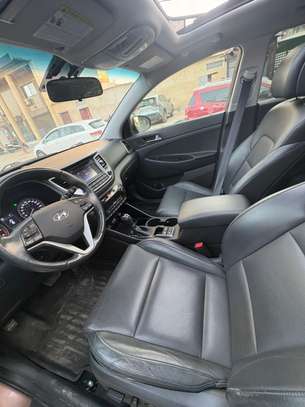 Hyundia tucson image 1