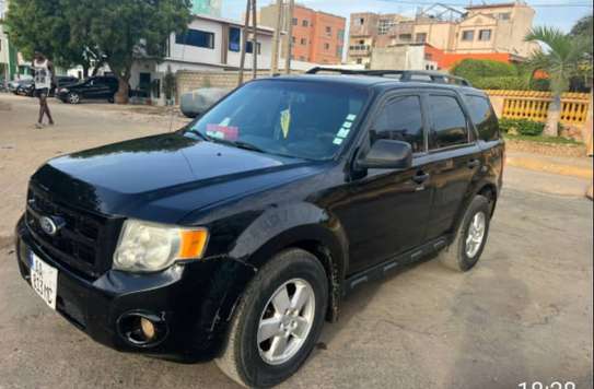 Location Ford Escape Carrée 04 Cylindres image 1