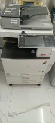 Imprimantes pièce de taché  Ricoh (MPC 3002 3502) image 1